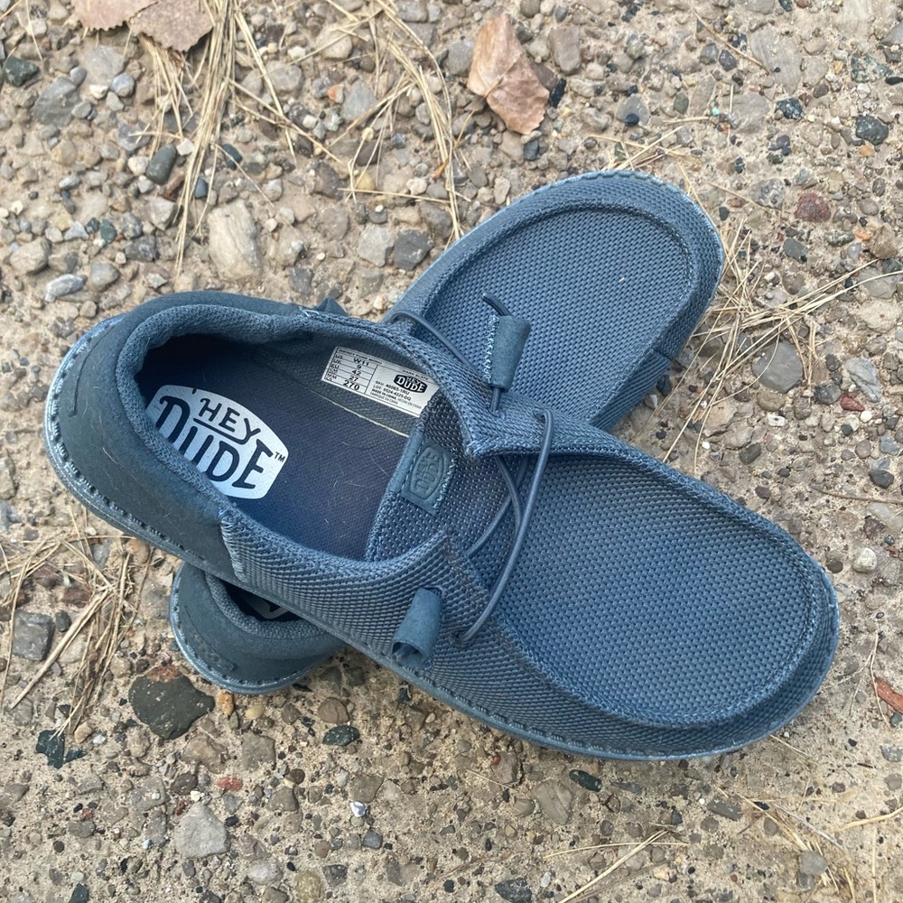 Women’s size 11. Hey Dudes.